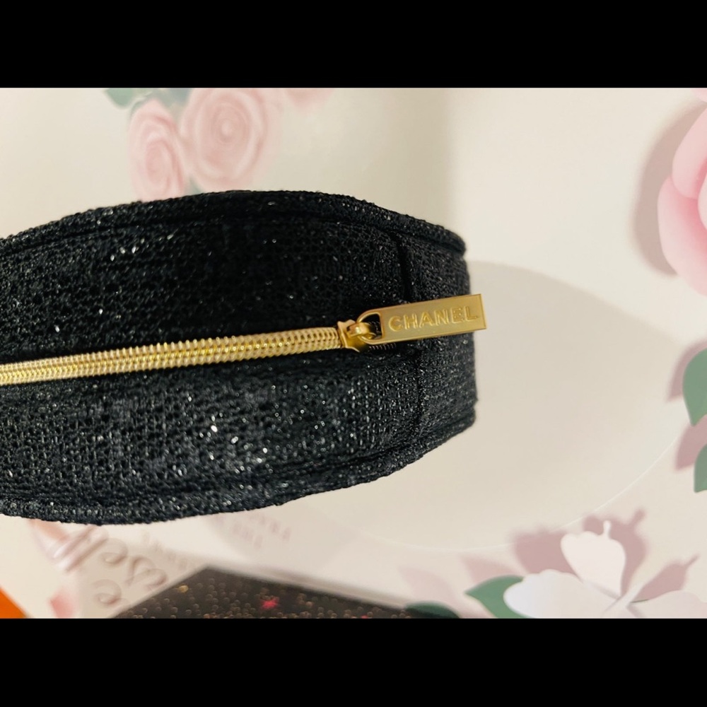Chanel Makeup Camera Pouch - Picture 5 of 6